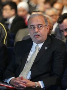 شريف إسماعيل وزير البترول المصري